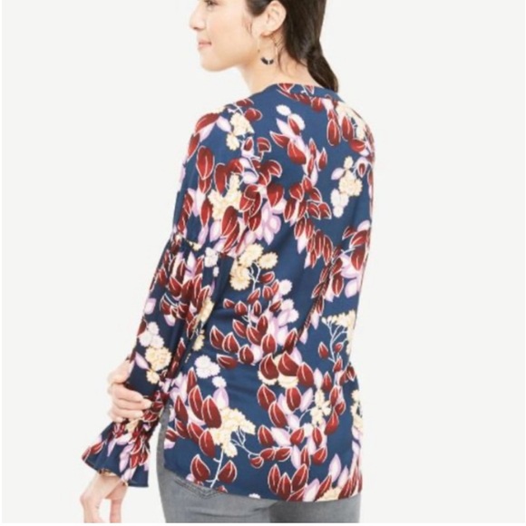Ann Taylor Floral V Neck Blouse - Picture 8 of 13